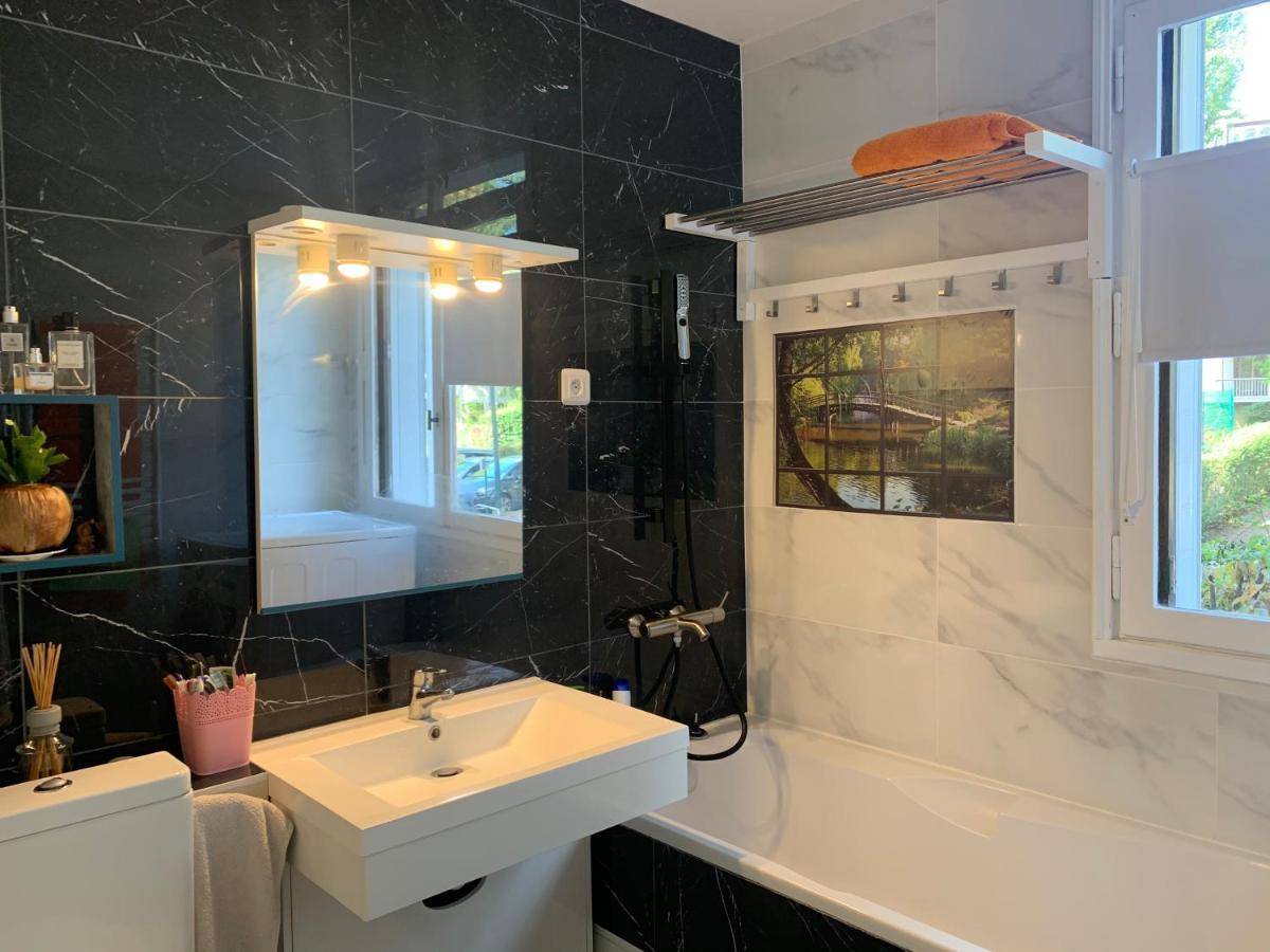 Charmant Room Chez Nous Bus Direct Orly Ablon-sur-Seine Dış mekan fotoğraf